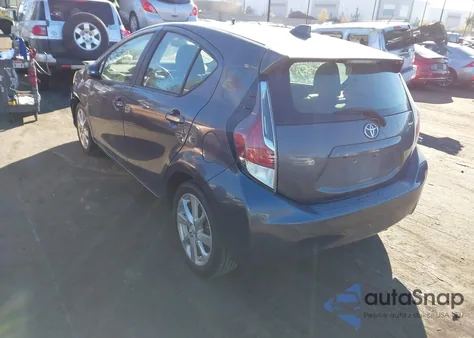 2015 Toyota Prius C Four из США, поврежденный, VIN JTDKDTB34F1105567